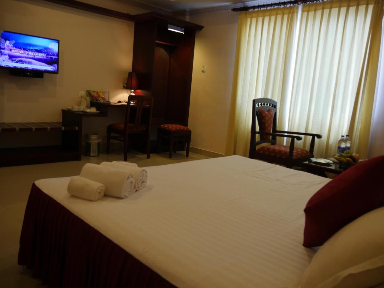 Karthika Residency Hotel Kilimanur ภายนอก รูปภาพ